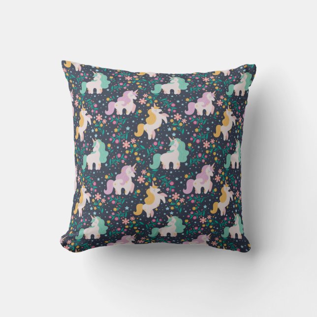Unicorn pattern throw pillow (Front)