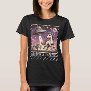 Unicorn UFO Selfie: Vintage Escape (ufo alien) T-Shirt