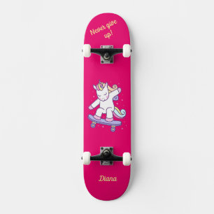 Unicorne sur skateboard pour enfants