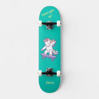 Unicorne sur skateboard pour enfants