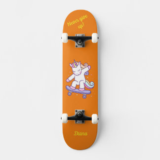 Unicorne sur skateboard pour enfants