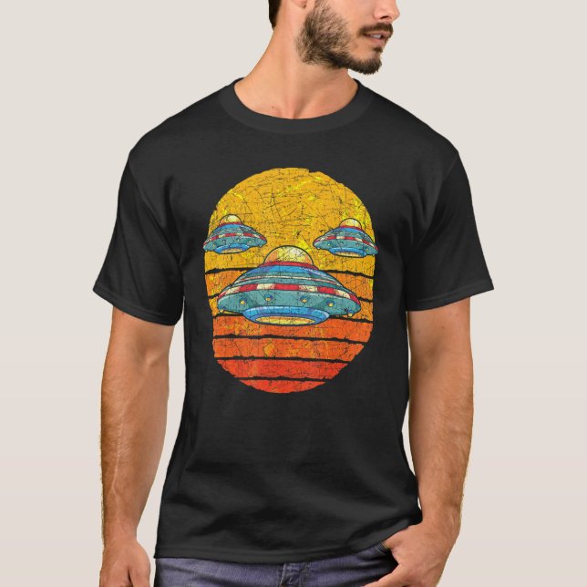 Unidentified Flying Object Alien Abduction Retro S T-Shirt (Front)