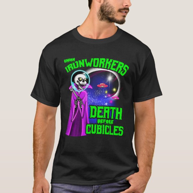 Union Ironworker Death Before Cubicles Alien Vinta T-Shirt (Front)