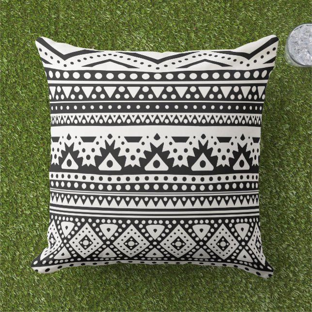 Unique Black And White Zigzag Stripes Tribal Art Outdoor Pillow (Grass)