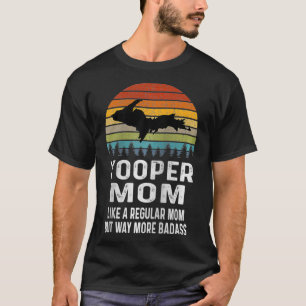 Upper Peninsula Michigan Gifts Retro Yooper Mom  T-Shirt