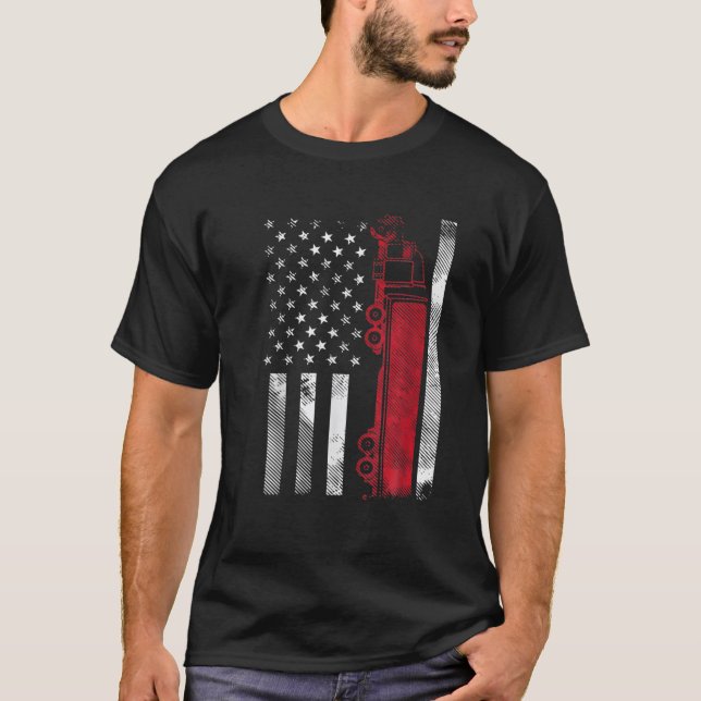 US American Flag Semi Truck Driver 18 Wheeler Truc T-Shirt (Front)