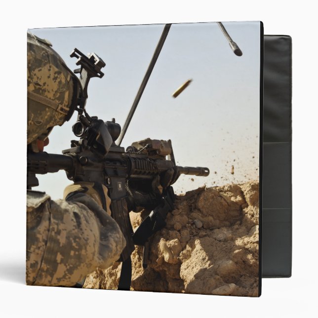 US Army soldier engages enemy forces Binder (Front/Inside)