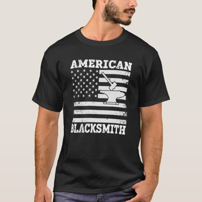 US Flag Blacksmithing Anvil & Hammer American Blac T-Shirt (Front)