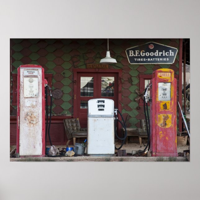 USA, Arizona. Chloride Ghost Town, old gas Poster (Front)