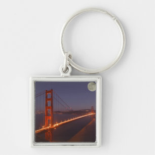 USA, California, Marin. Moonrise above the Keychain
