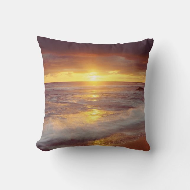 USA, California, San Diego. Sunset Cliffs beach Throw Pillow (Front)