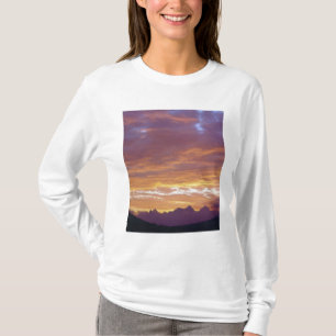 USA, California, Sunset over the Sierra Nevada T-Shirt
