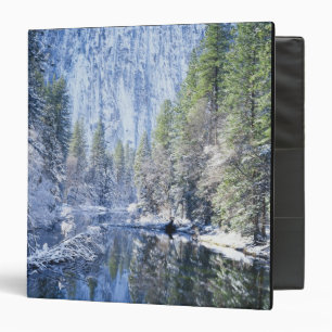 USA, California, Yosemite National Park, Binder