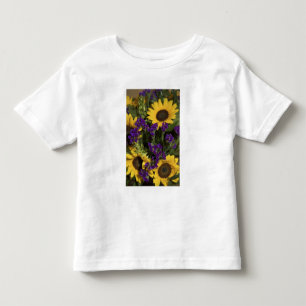 USA, close-up of bridal flower arrangement, Toddler T-shirt