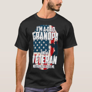 USA Flag I Am A Dad Grandpa And A Veteran Men T-Shirt