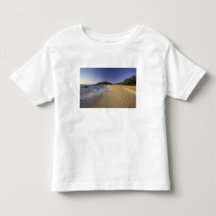 USA, Hawaii, Maui, Footprints in sand, Makena Toddler T-shirt