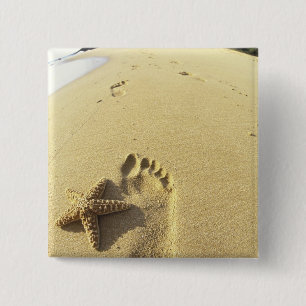 USA, Hawaii, Maui, Makena Beach, Footprint and 2 Inch Square Button
