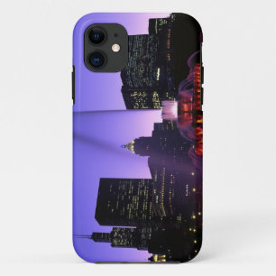 USA, IL, Chicago. Buckingham Fountain in Grant iPhone 11 Case