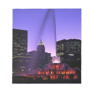 USA, IL, Chicago. Buckingham Fountain in Grant Notepad