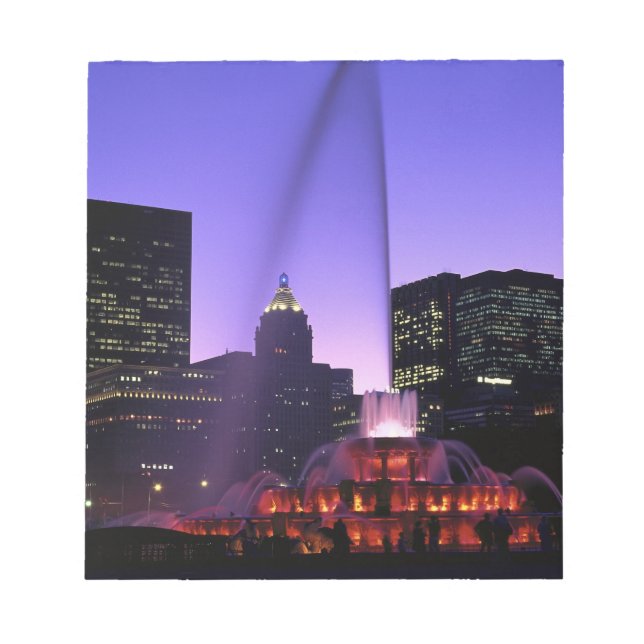 USA, IL, Chicago. Buckingham Fountain in Grant Notepad (Front)