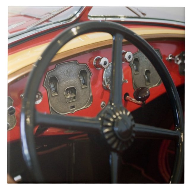 USA, Indiana, Auburn: Auburn, Cord, Duesenberg 2 Tile (Front)