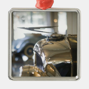USA, Indiana, Auburn: Auburn, Cord, Duesenberg 4 Metal Ornament