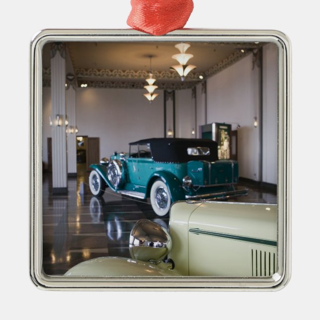 USA, Indiana, Auburn: Auburn, Cord, Duesenberg 8 Metal Ornament (Front)