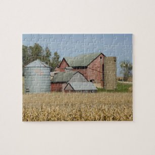 USA, IOWA, Froelich: Old farm Jigsaw Puzzle