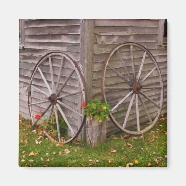USA, Main. Wagon Wheels Magnet (Front)