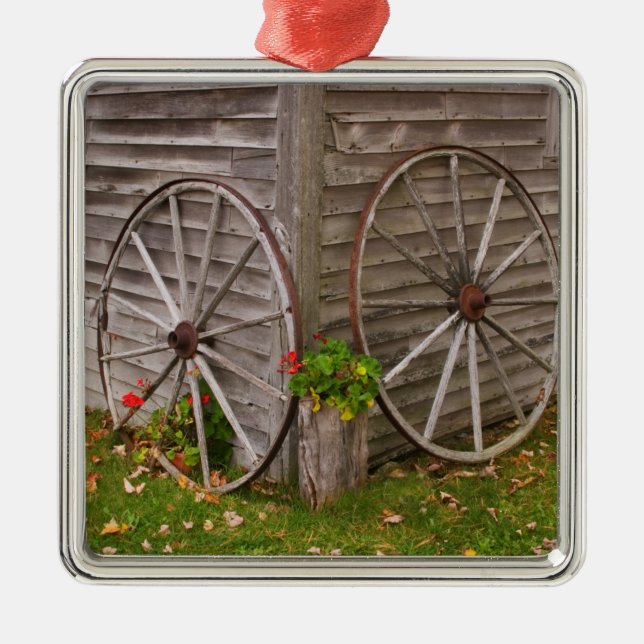 USA, Main. Wagon Wheels Metal Ornament (Front)