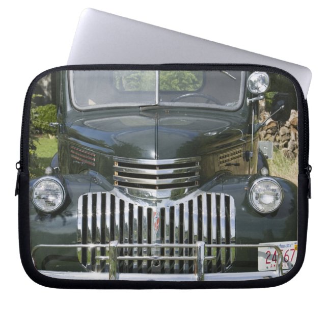 USA, MASSACHUSETTS, Martha's Vineyard: West 4 Laptop Sleeve (Front)