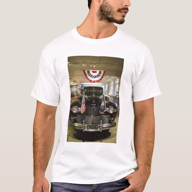 USA, Michigan, Dearborn: The Henry Ford Museum, T-Shirt (Front)