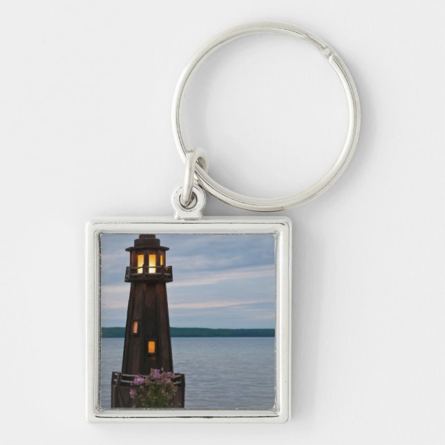 USA, Michigan. Yard Decoration Lighthouse Keychain (Front)