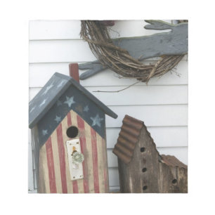 USA, Missouri, Herman: Patriotic Birdhouses, Notepad