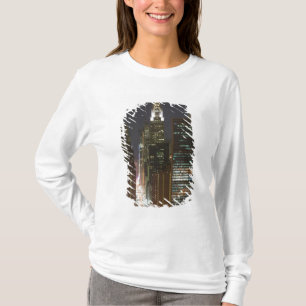 USA, New York City, View of Midtown with T-Shirt