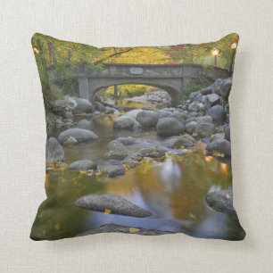 USA, Oregon, Ashland, Lithia Park. Autumn Throw Pillow