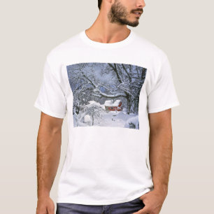 USA, Oregon, Clackamas County. Fresh snow T-Shirt
