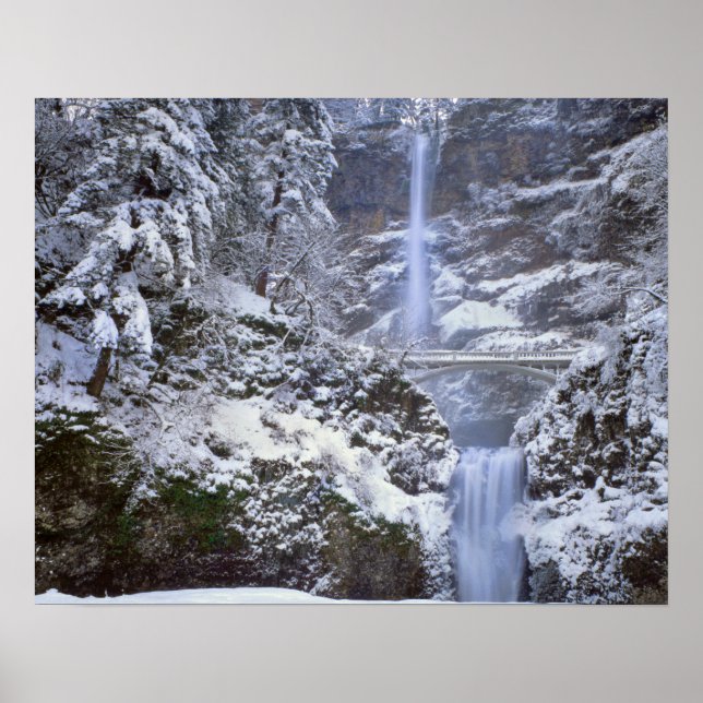 USA, Oregon, Columbia River Gorge Poster (Front)