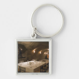 USA, Oregon, Dundee. Dining room in Archery Keychain