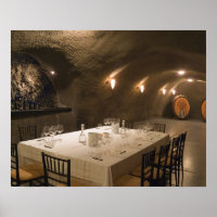 USA, Oregon, Dundee. Dining room in Archery