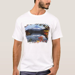 USA, Oregon, Mt. Hood National Forest. T-Shirt