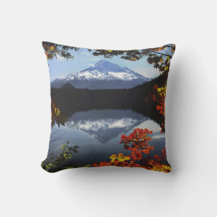 USA, Oregon, Mt. Hood National Forest. Throw Pillow
