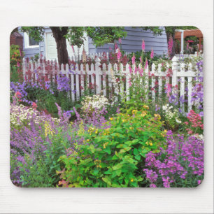 USA, Oregon, Portland. Explosion Of Springtime Mouse Pad