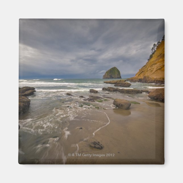 USA, Oregon, Tillmook County, Beach with Magnet (Front)