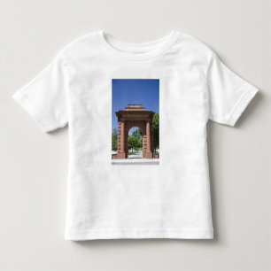USA, VA, Arlington. McClellan Gate at Arlington Toddler T-shirt