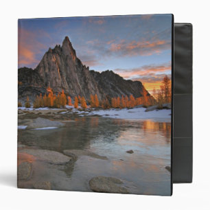 USA, Washington, Cascade Mountains. Prusik Binder