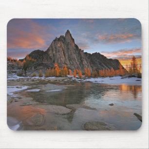 USA, Washington, Cascade Mountains. Prusik Mouse Pad