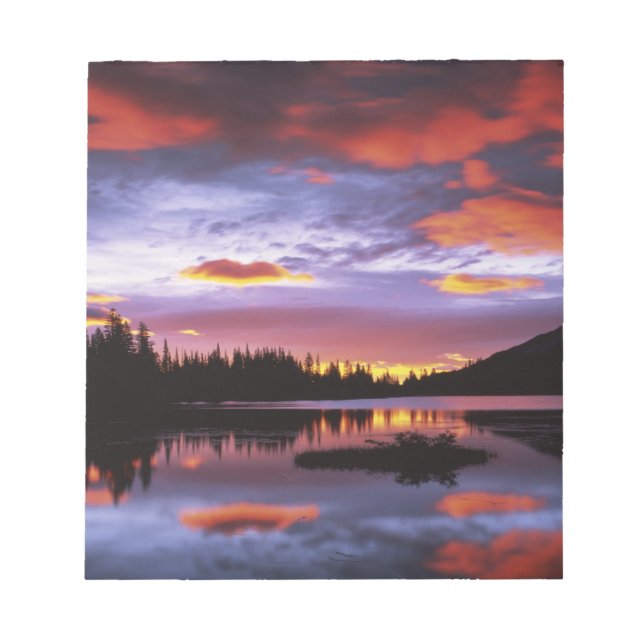 USA, Washington, Mt. Rainier National Park, Notepad (Front)