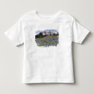 USA, Washington, Mt. Rainier NP, Mt. Rainier and Toddler T-shirt