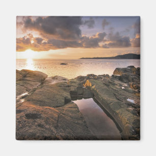 USA, Washington, San Juan Islands.  A dramatic 2 Magnet